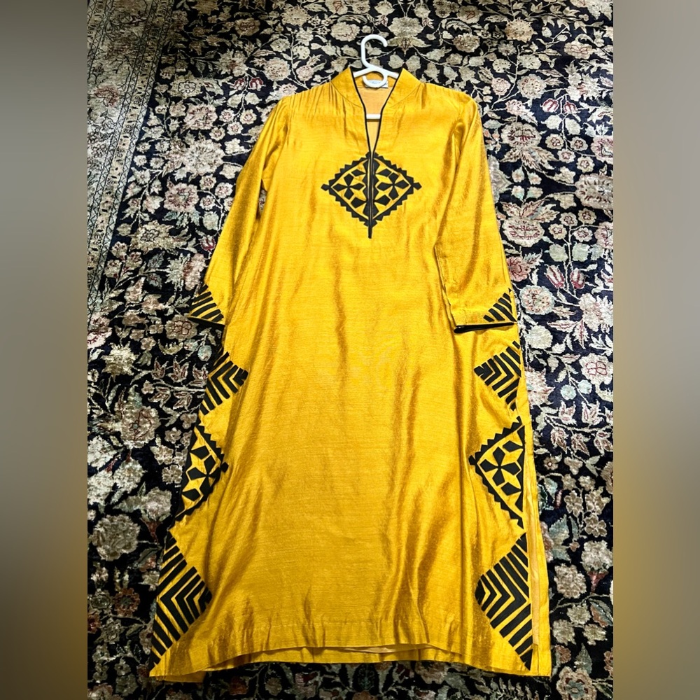 Kurta Small/Medium - image 1